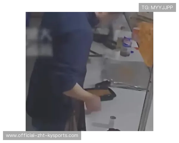 福建福鼎吐口水事件刷屏，网友齐声谴责，福鼎tv